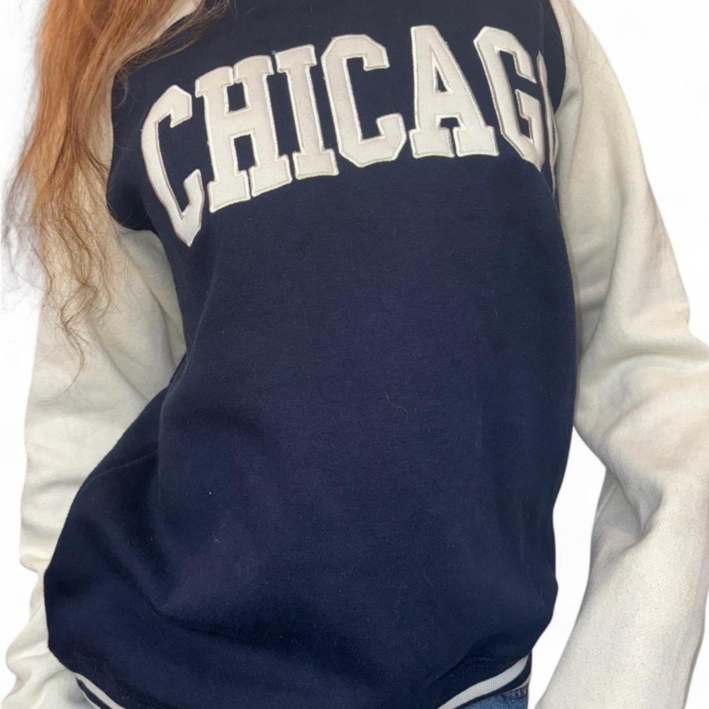 NEWYORK POPULAR Blue and White Chicago Crew Neck